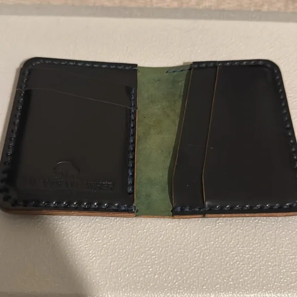 Unique Blue Shell Leather Wallet - Picture 3 of 3